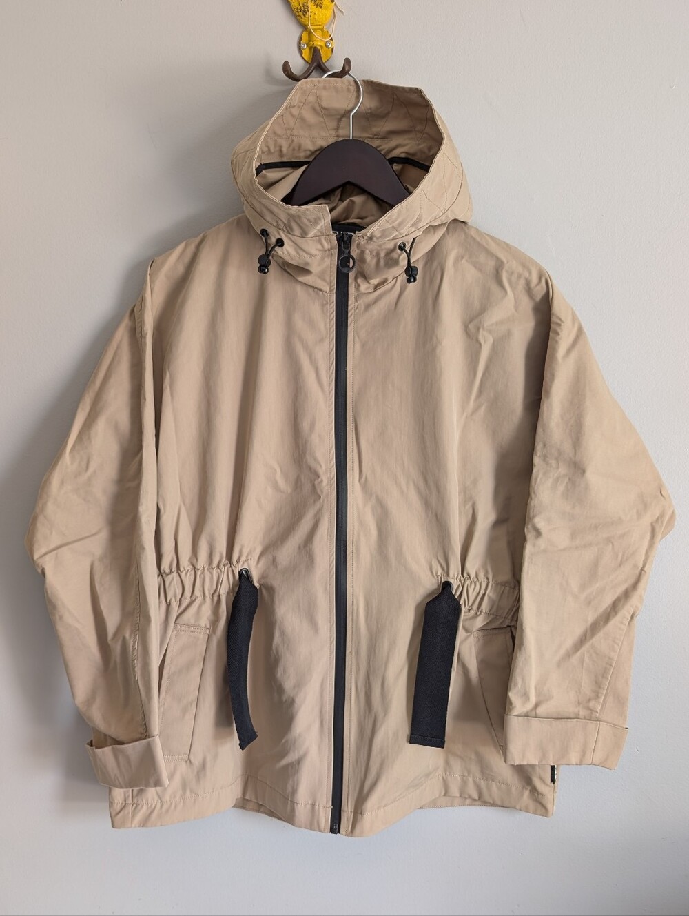 Noize Dalia Short Length Windbreaker, Tan Beige Jacket, Size M